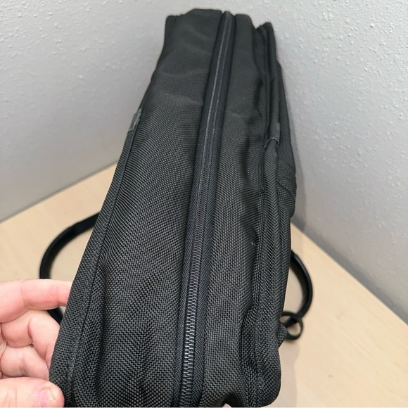 Tumi Alpha 26141D4 Black Expandable Laptop Briefcase Bag EUC - Picture 10 of 16